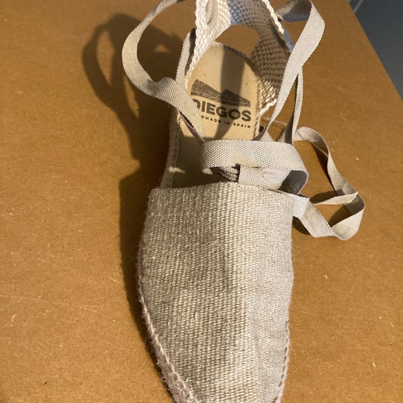 Espadrilles, Diego brand, size 39 made on Spain, linen fabric toe front / ties - Picture 3 of 5